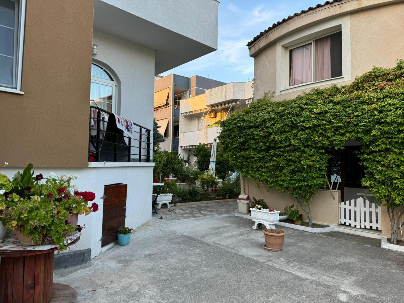 Guesthouse Novi Дуррес Экстерьер фото