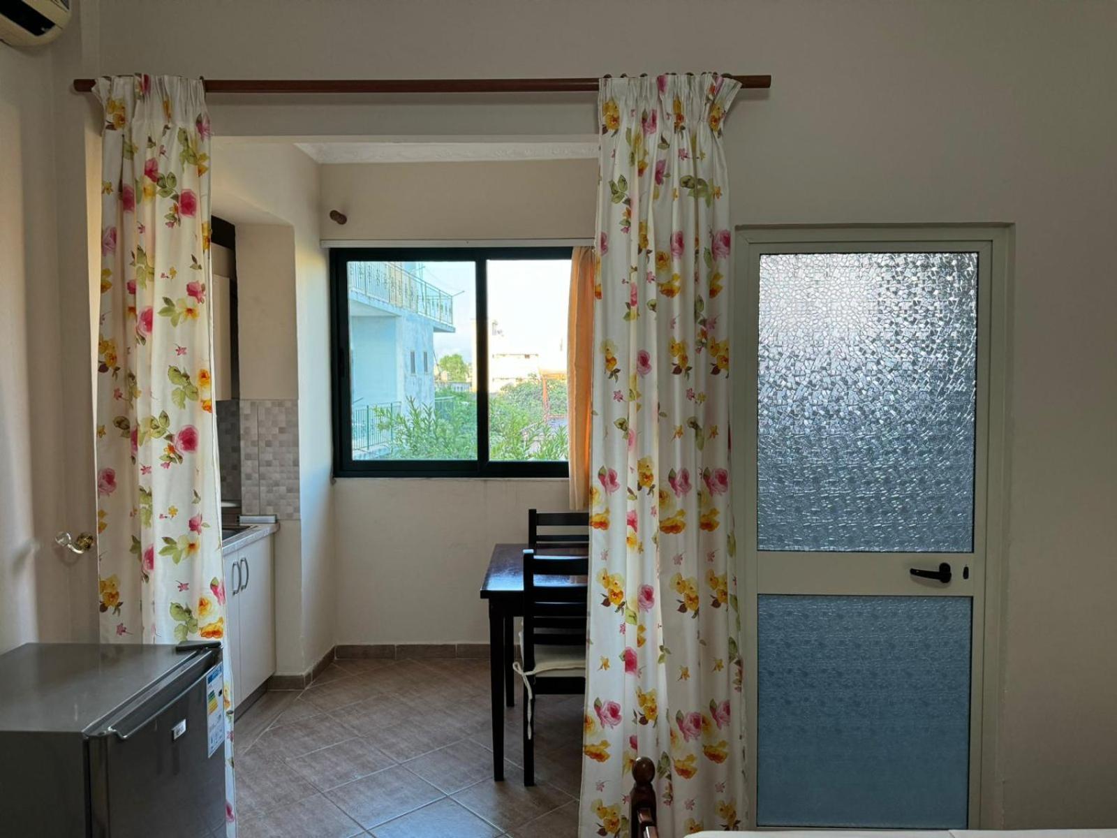 Guesthouse Novi Дуррес Экстерьер фото